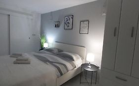 Studio Apartments Igor